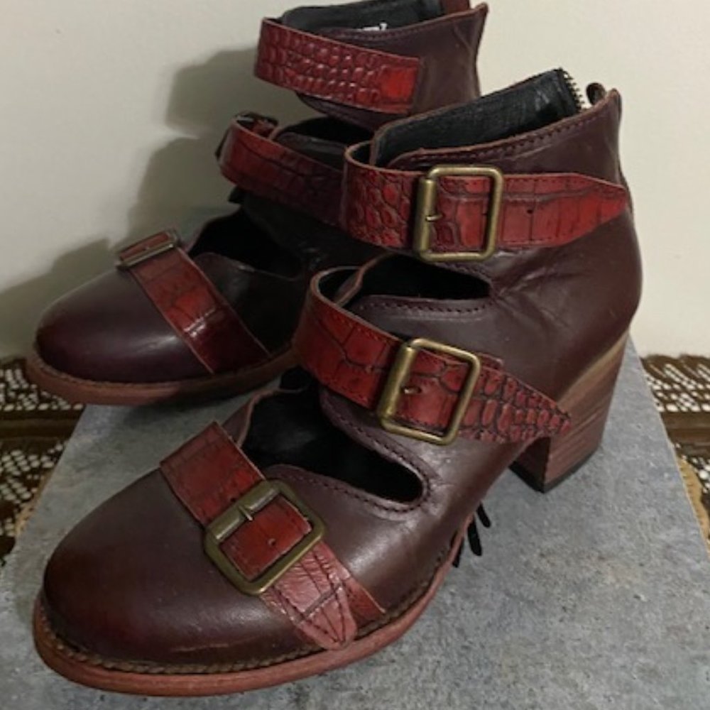 NEW Size 7 Wine Multi Leather Shoe Freebird by Steven